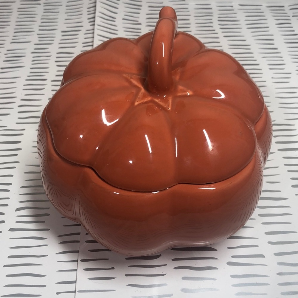 Matceramica Pumpkin base with cover orange